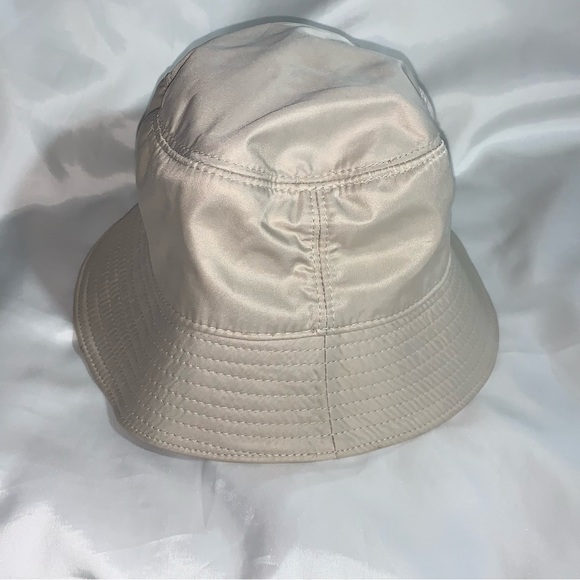 PRADA beige Re-issue Nylon BUCKET HAT Size Medium IN STORE NOW $695 - Picture 11 of 15